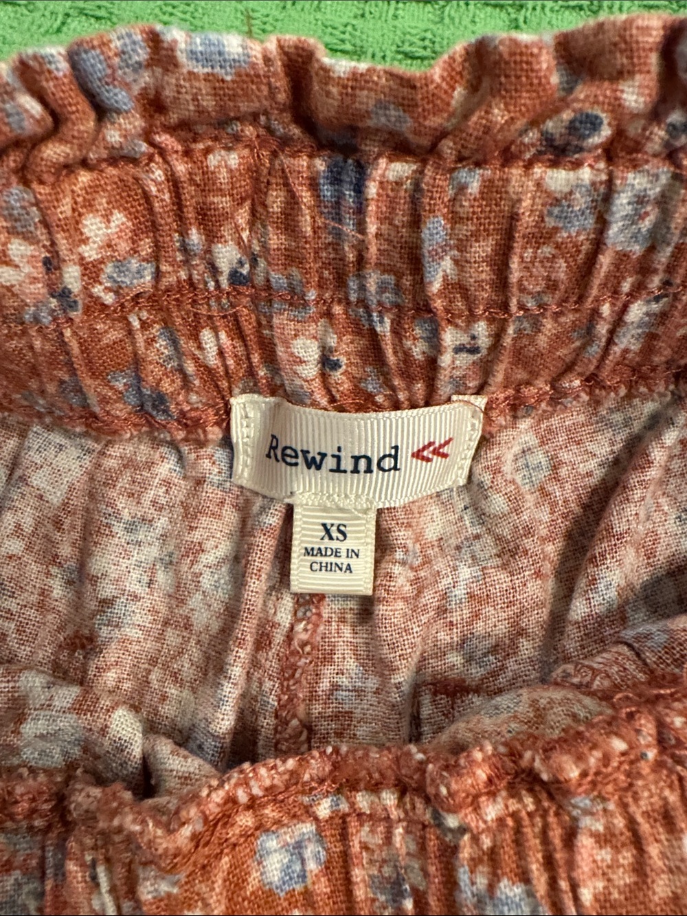 Rewind Rust Floral Drawstring Shorts - Picture 2 of 7